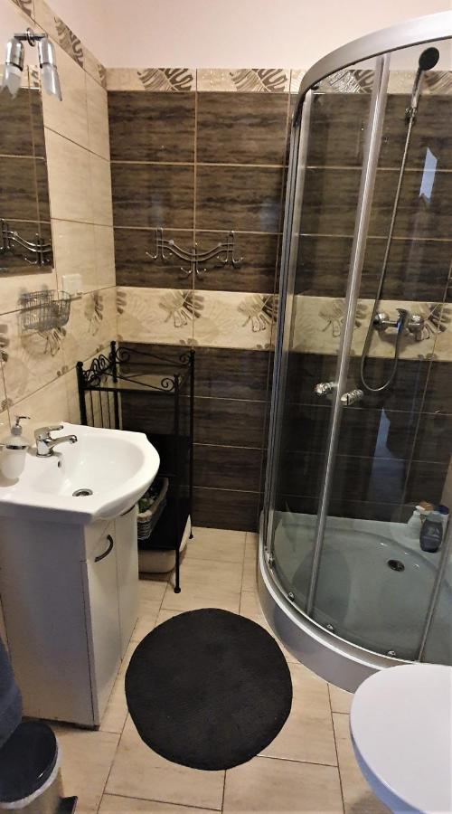 Apartament Lavenderleba Apartment Bagian luar foto